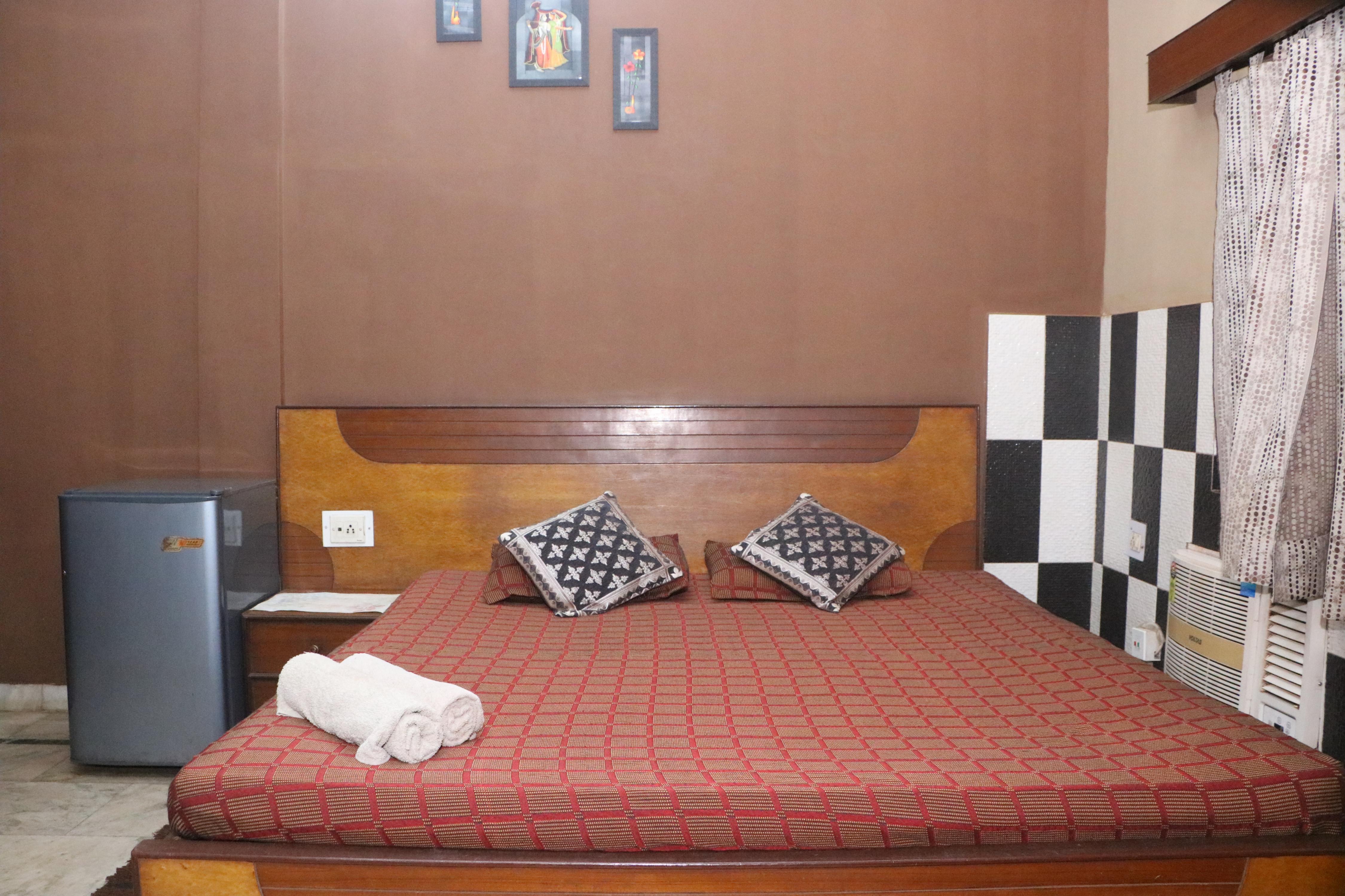 HOTEL VINEET - BARBIL. - Tap to explore photos