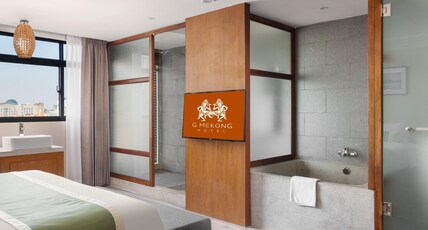Monivong Clover Hotel Room Type - Deluxe King Bed Room with City View