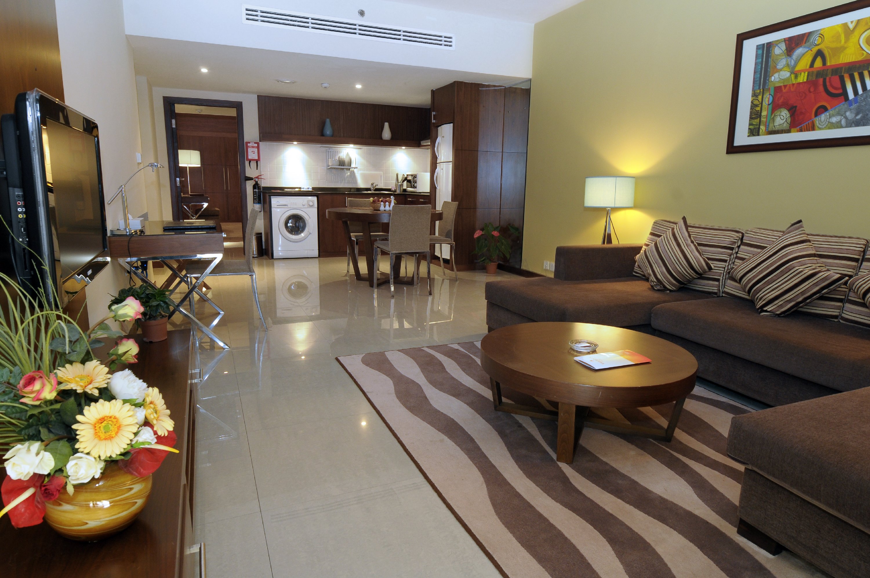 Phoenix Plaza Hotel Apartments - Tap to explore photos