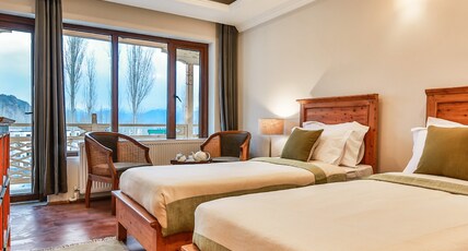 HOTEL LAKROOK Room Type - DOUBLE/TWIN