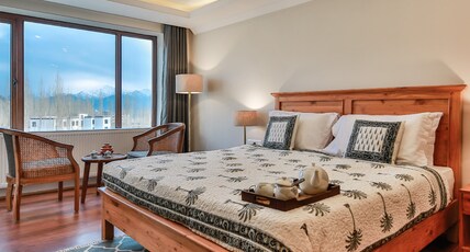 HOTEL LAKROOK Room Type - PREMIUM