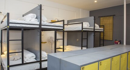 YaketyYak Hostel Room Type - 16 Bed Mixed Dorm (BY)