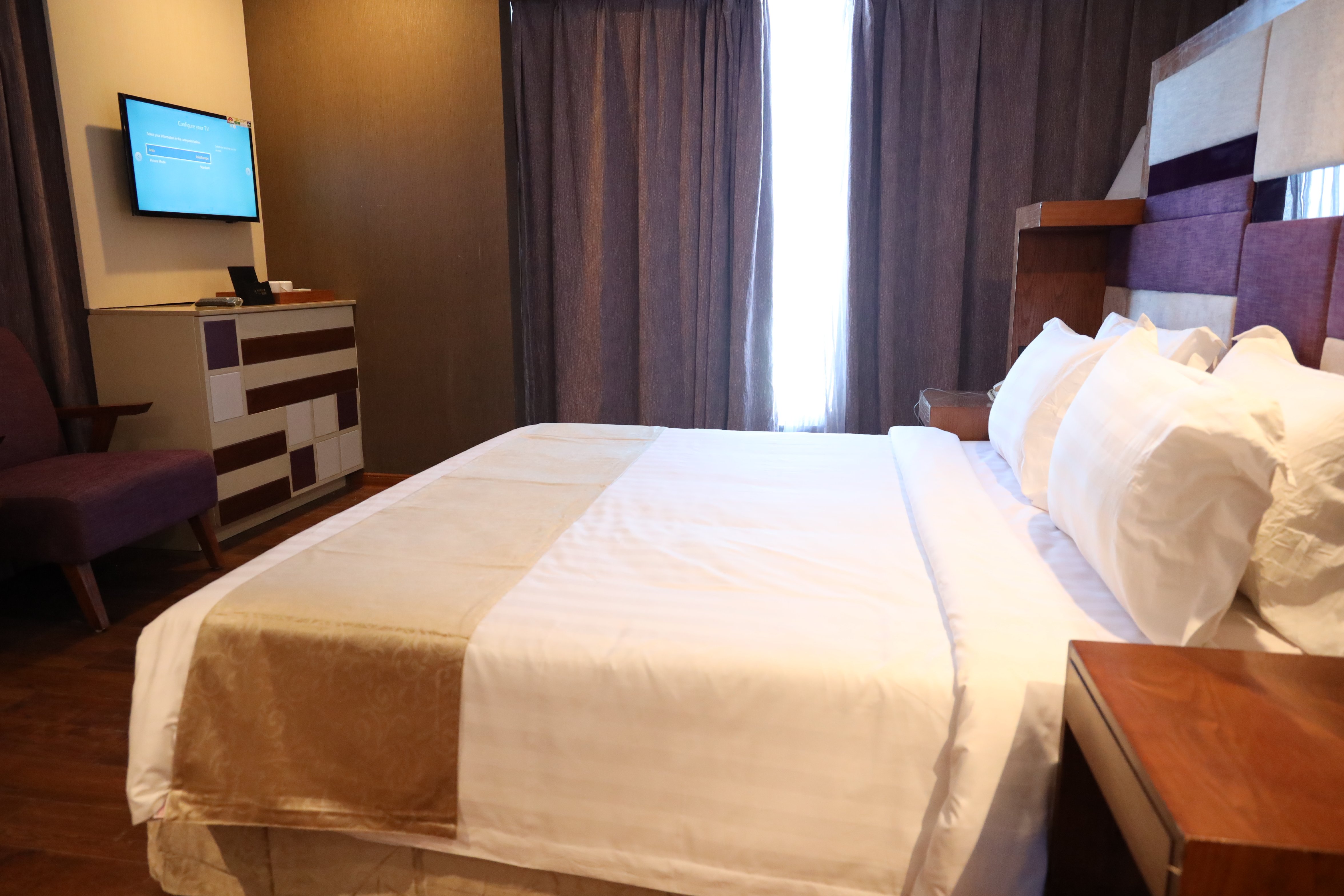 Regenta Central RS Chennai SIPCOT OMR Room Type - Queen Suite