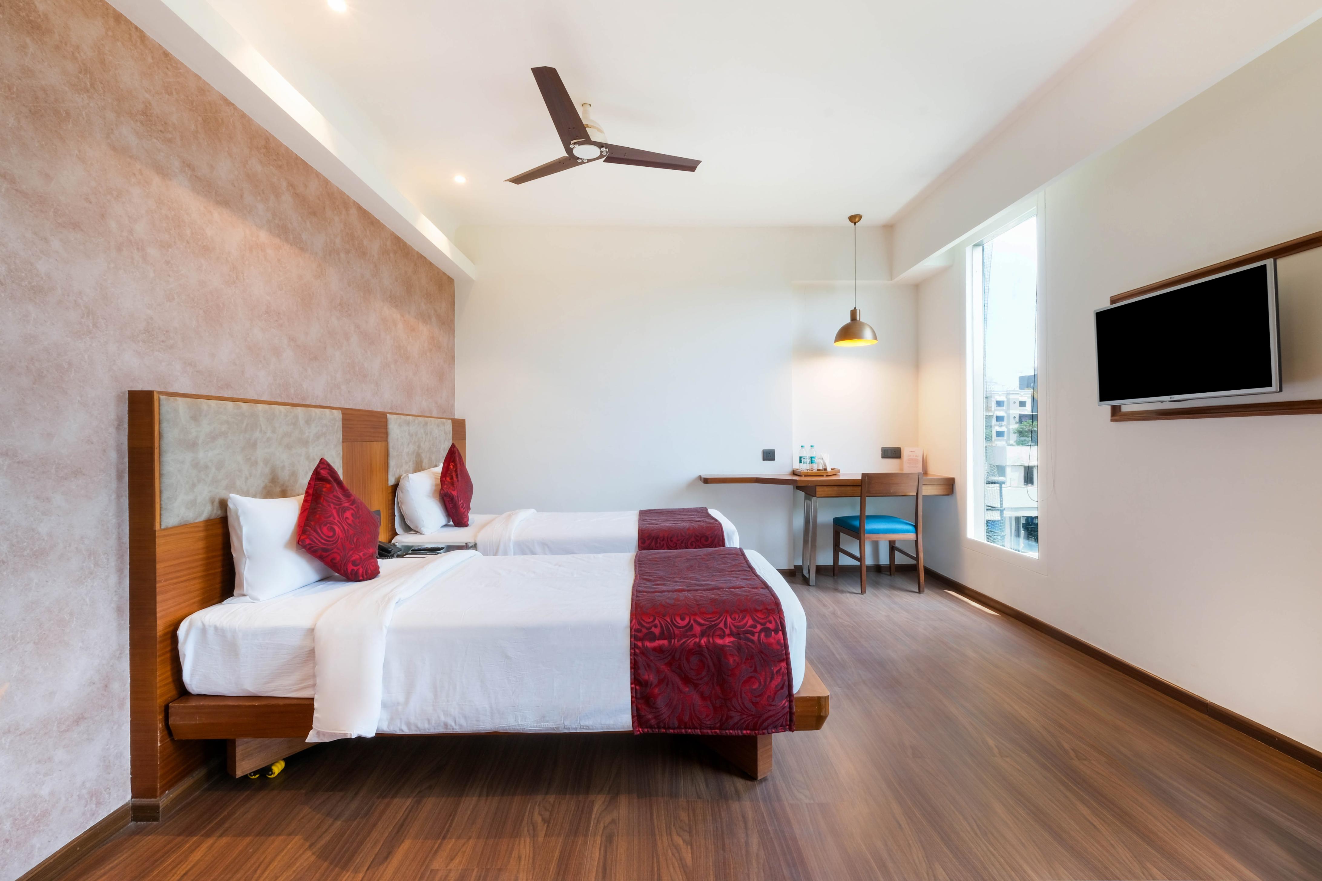 7 Apple Hotel - Viman Nagar, Pune Room Type - Standard Room with Work Desk