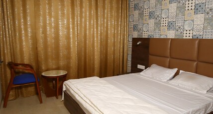 Hotel Manbhavan - 300 MTR from Krishna Janam Bhumi Room Type - Standard Room