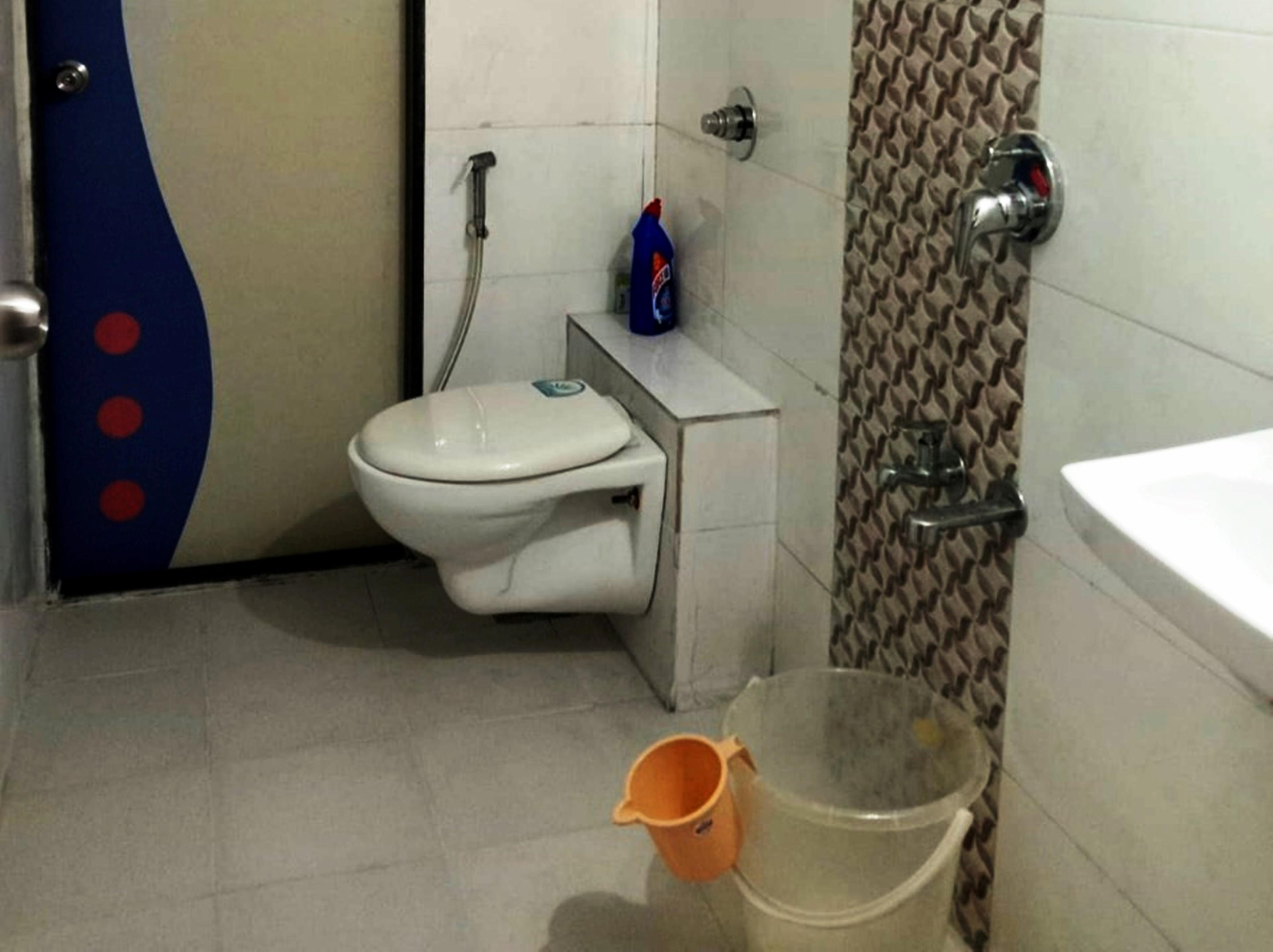 2 BHK Apartment in Hiranandani Estate - Tap to explore photos