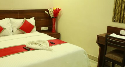 Hotel SR Guest House Room Type - Comfort Triple AC