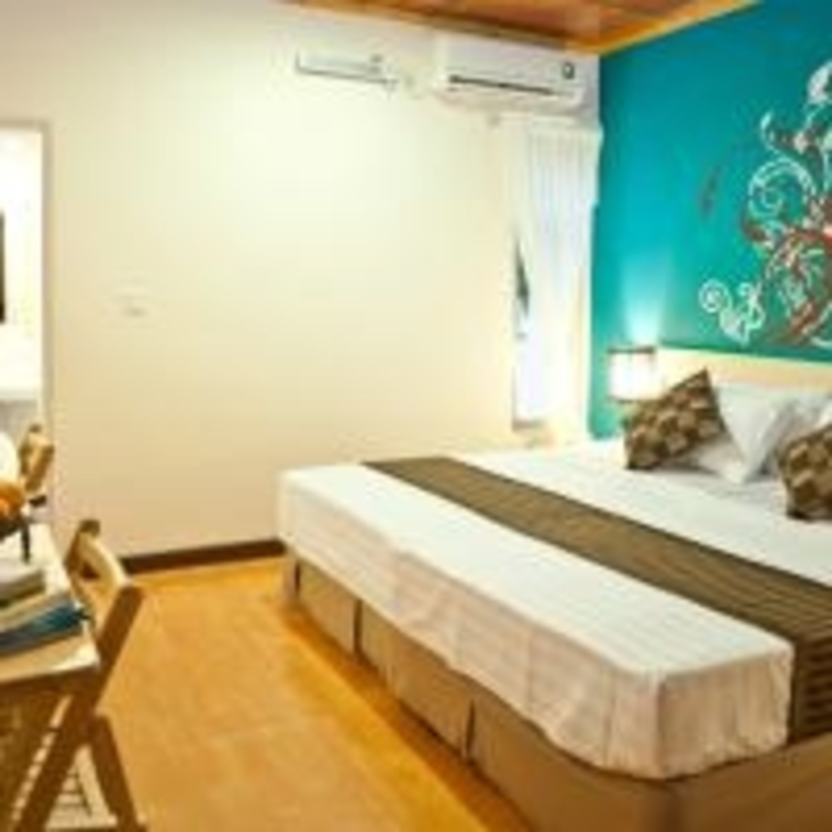Stingray Beach Inn - Tap to explore photos
