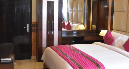 Wood Castle Grand Room Type - Premium Executive Room