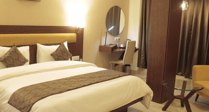 The Sands @ 2 Min Drive to ISBT Room Type - Executive Room