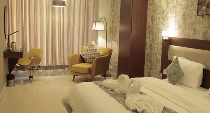 The Sands @ 2 Min Drive to ISBT Room Type - Suite Room with Bath Tub