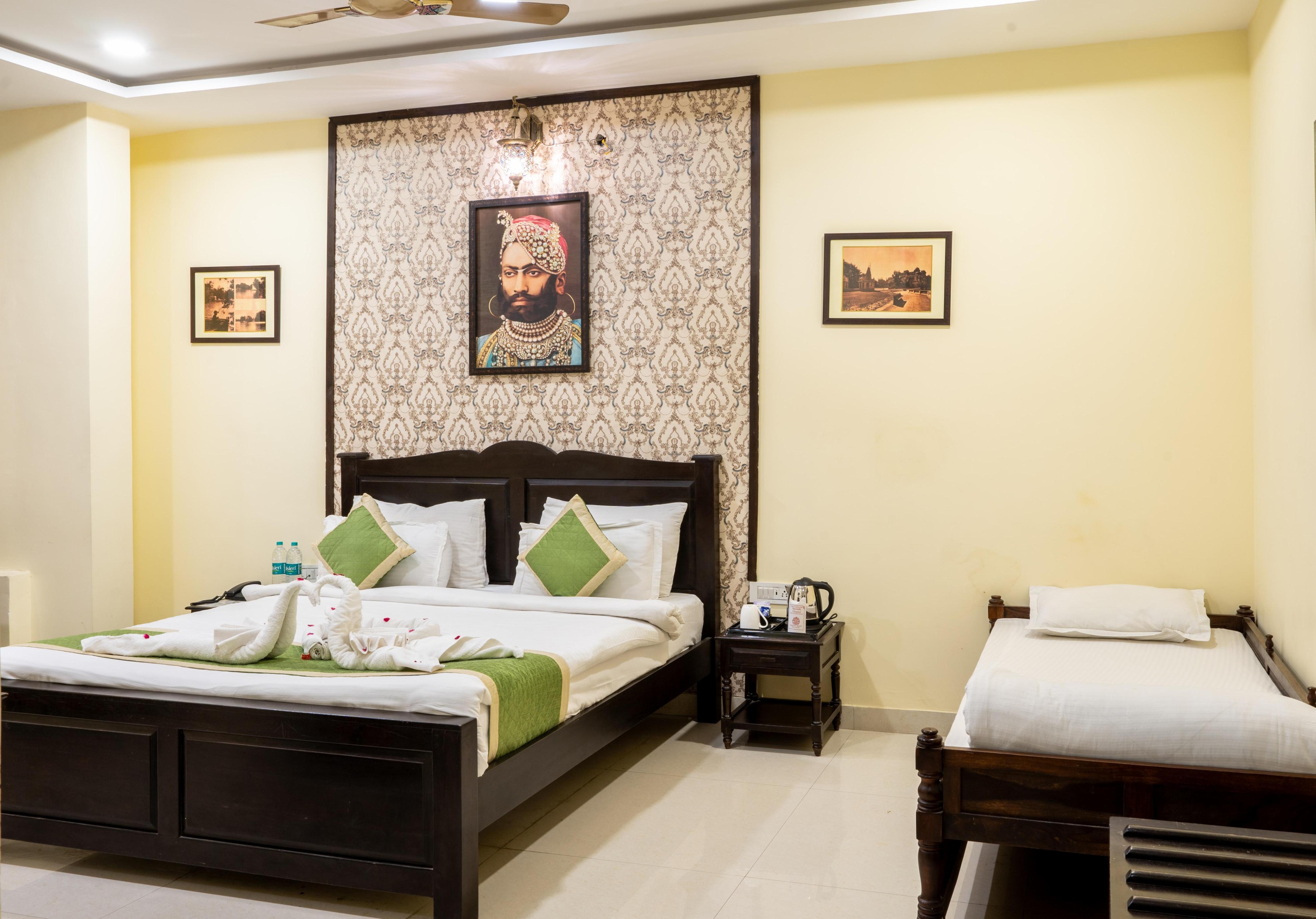 Hotel Swaroop Niwas - Tap to explore photos