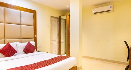 Hotel Apex International Room Type - Deluxe Room