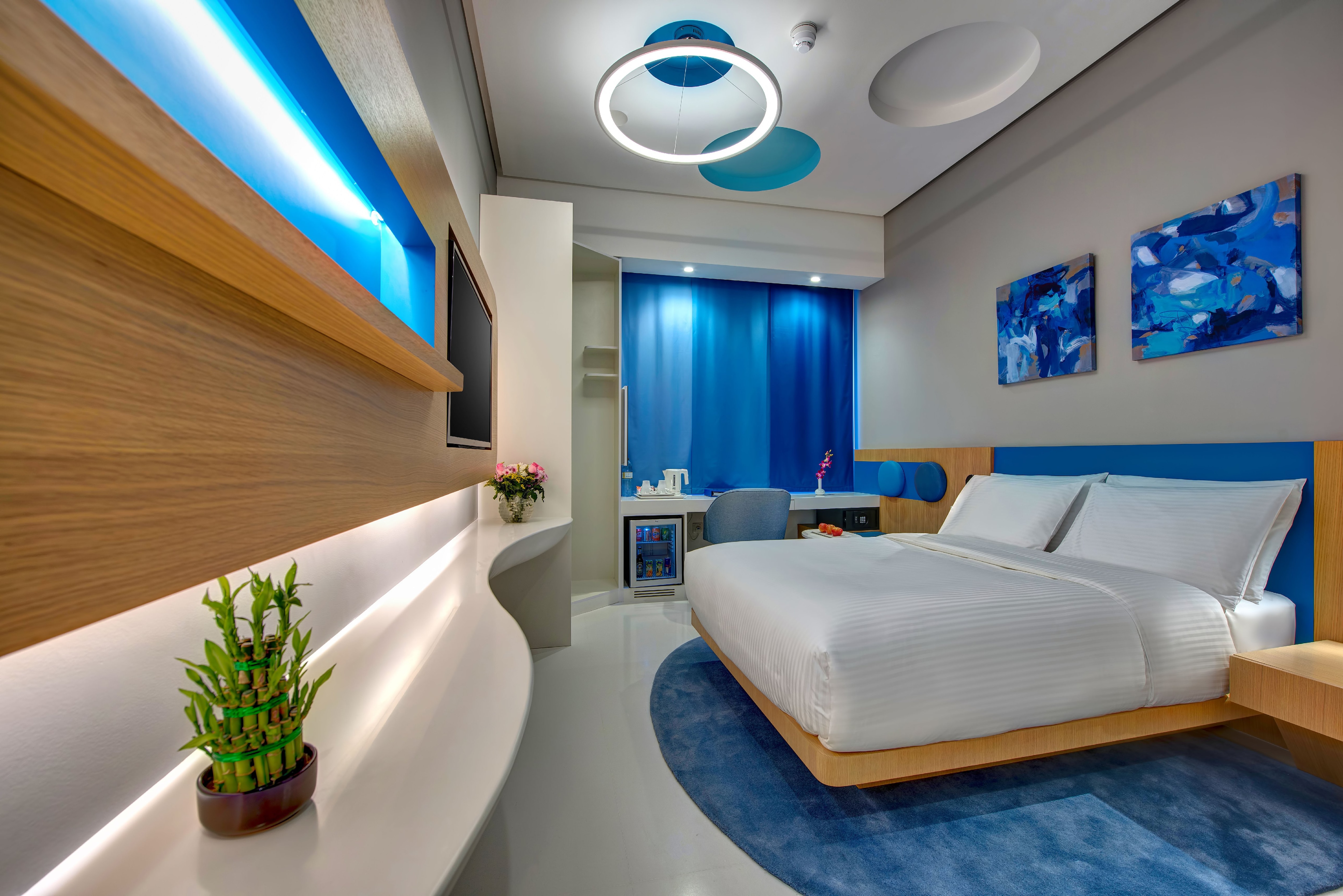 Al Khoory Inn Hotel Bur Dubai - Tap to explore photos