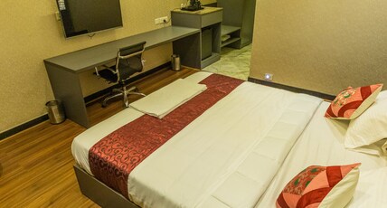 Grand Seasons - The Business Hotel Room Type - Executive Room Grand Seasons - The Business Hotel Room Type - Executive Room