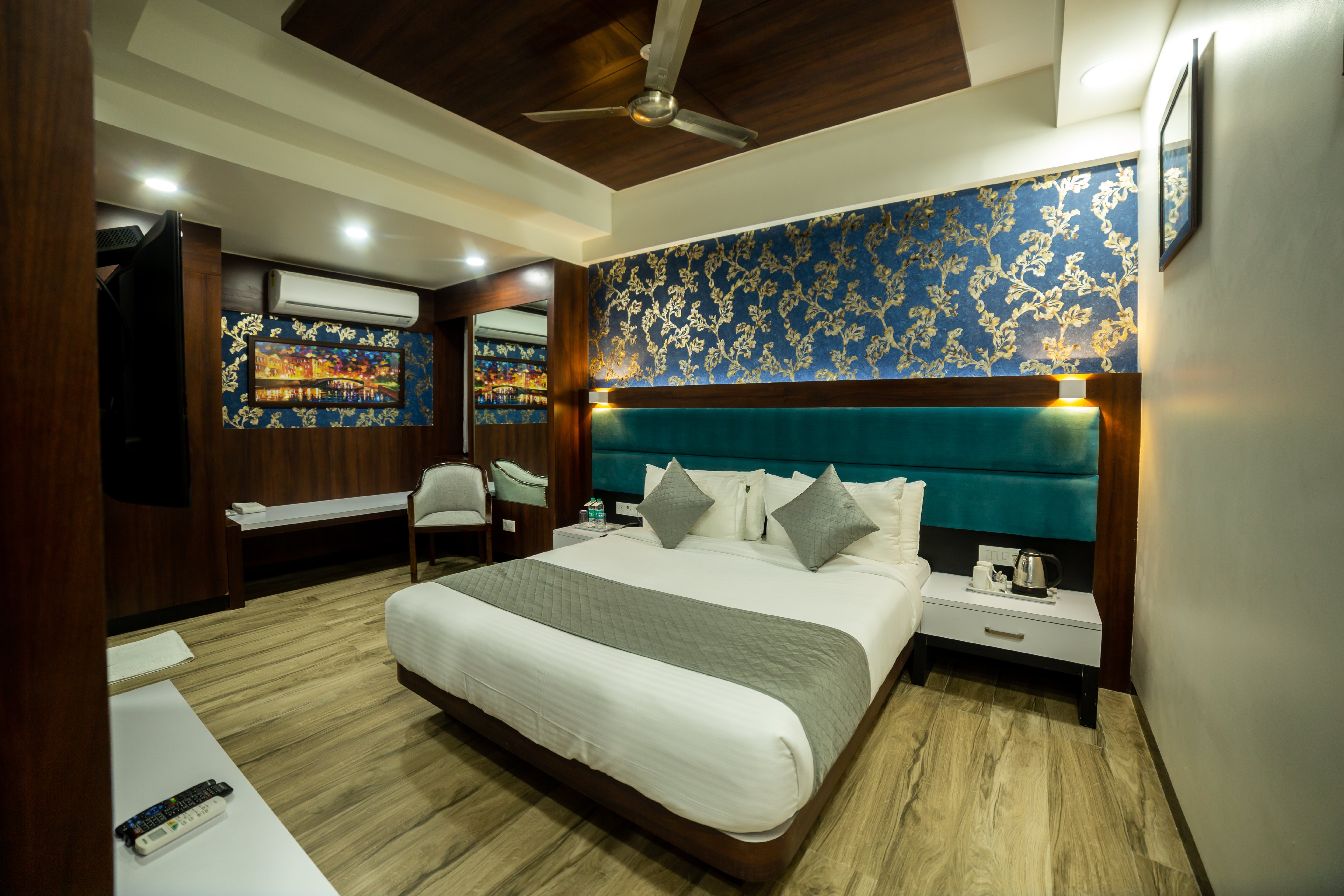 Hotel Kissan Legacy - Tap to explore photos
