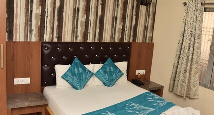 Hotel Raj Palace Azamgarh Room Type - Deluxe Room
