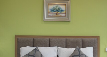 Hotel Maryline Red Room Type - DELUXE ROOM