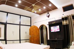 Duggal Homestay ( In The Heart Of City )