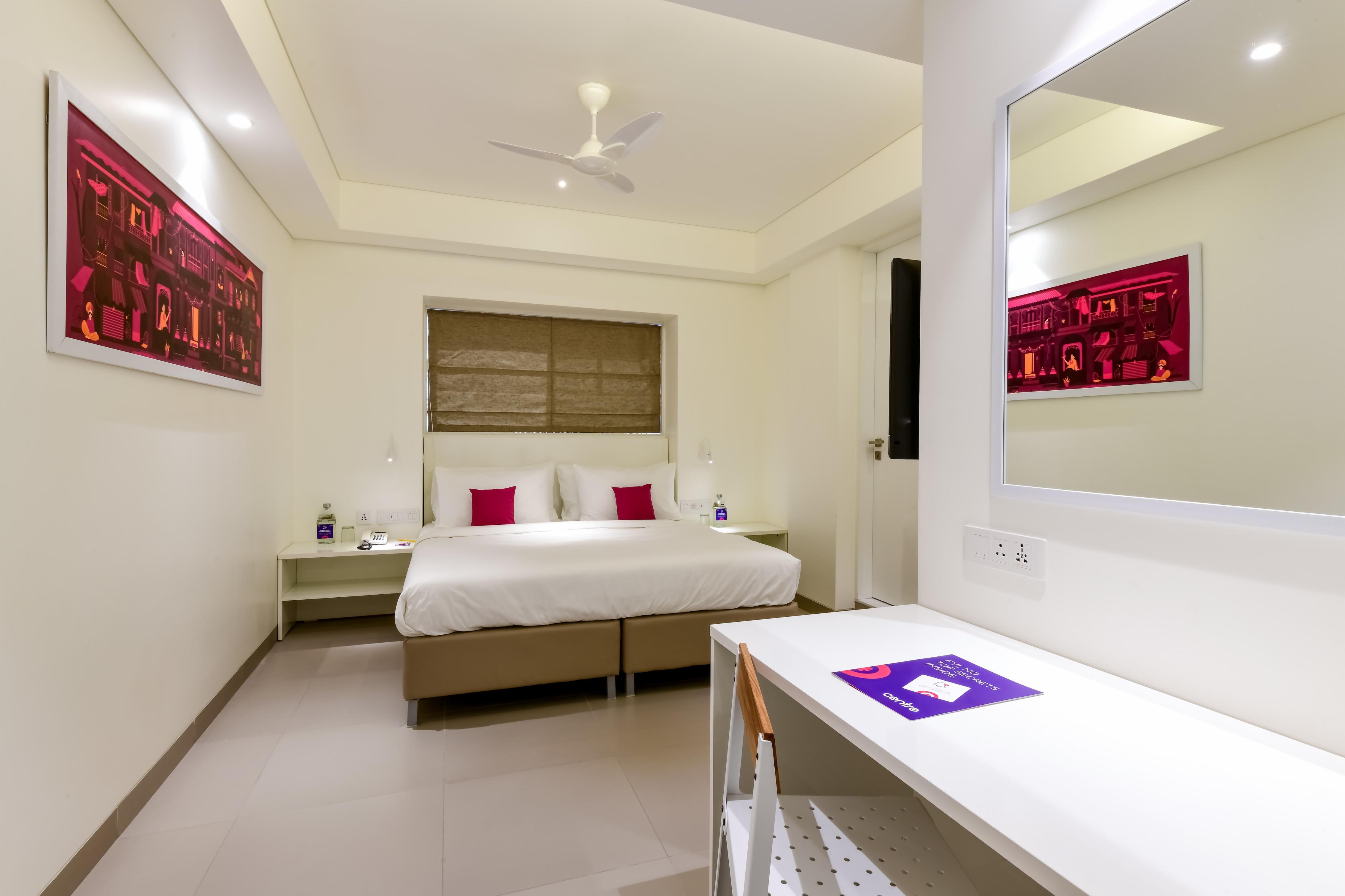 Centro Room Type - Grand Room with 1 King Cloudbed