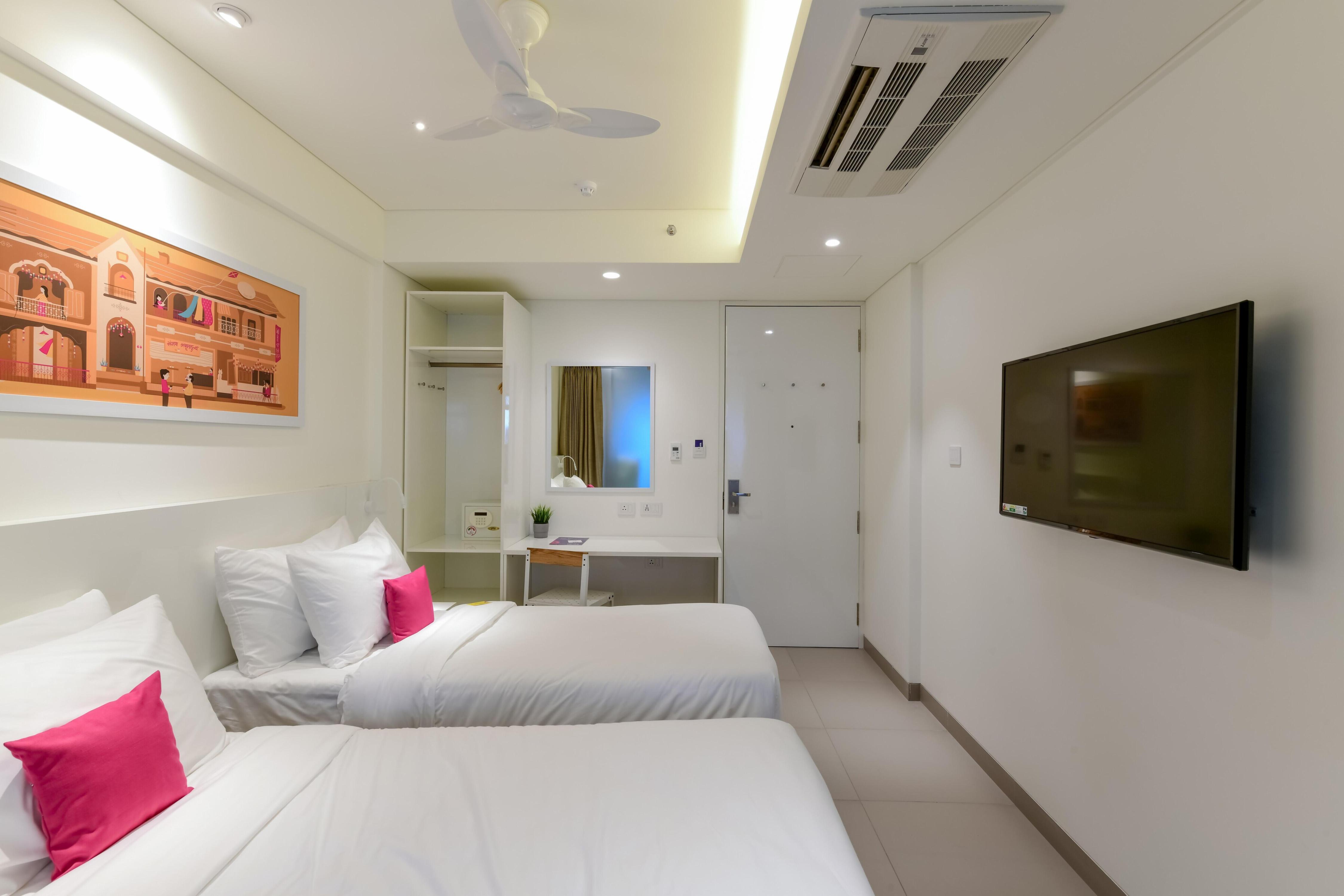 Centro Room Type - Superior Room with 2 Twin Cloudbeds