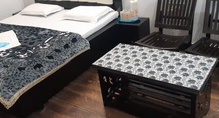 Madhu palace Room Type - Double Bed AC Room