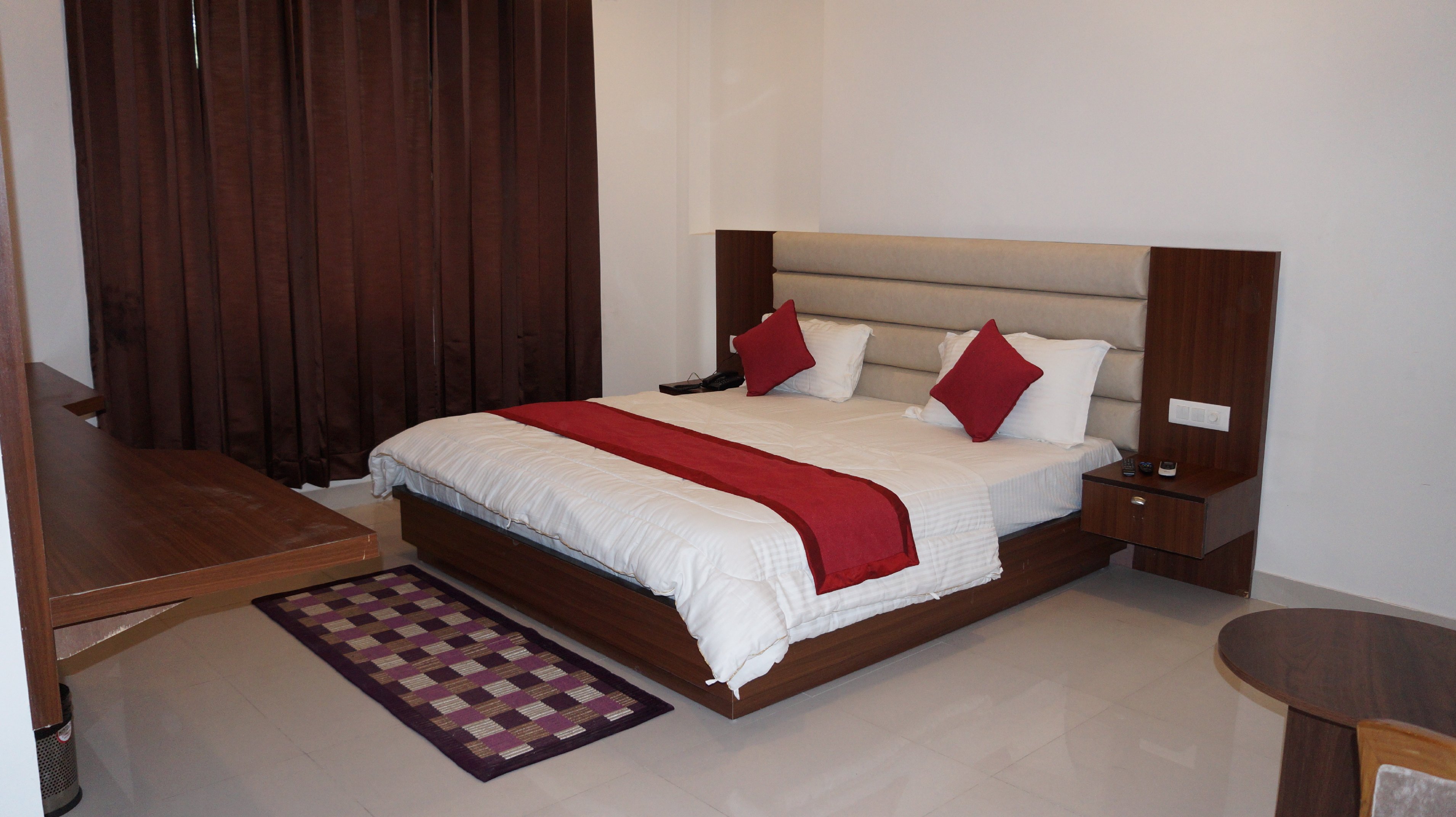 Hotel Aakash Residency Room Type - Super Deluxe
