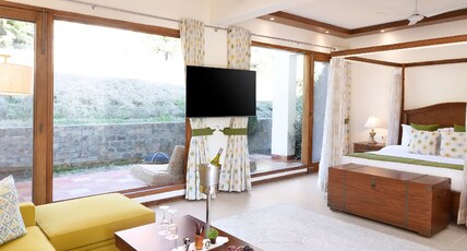 Suryavilas Luxury Resort & Spa Room Type - Luxury Room With Private Heated Pool Suryavilas Luxury Resort & Spa Room Type - Luxury Room With Private Heated Pool