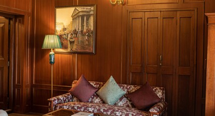 Udaan Dekeling Resort & Spa, Darjeeling Room Type - British Suite Room with Fireplace
