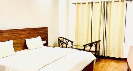 Four Seasons R Room Type - LUXURY