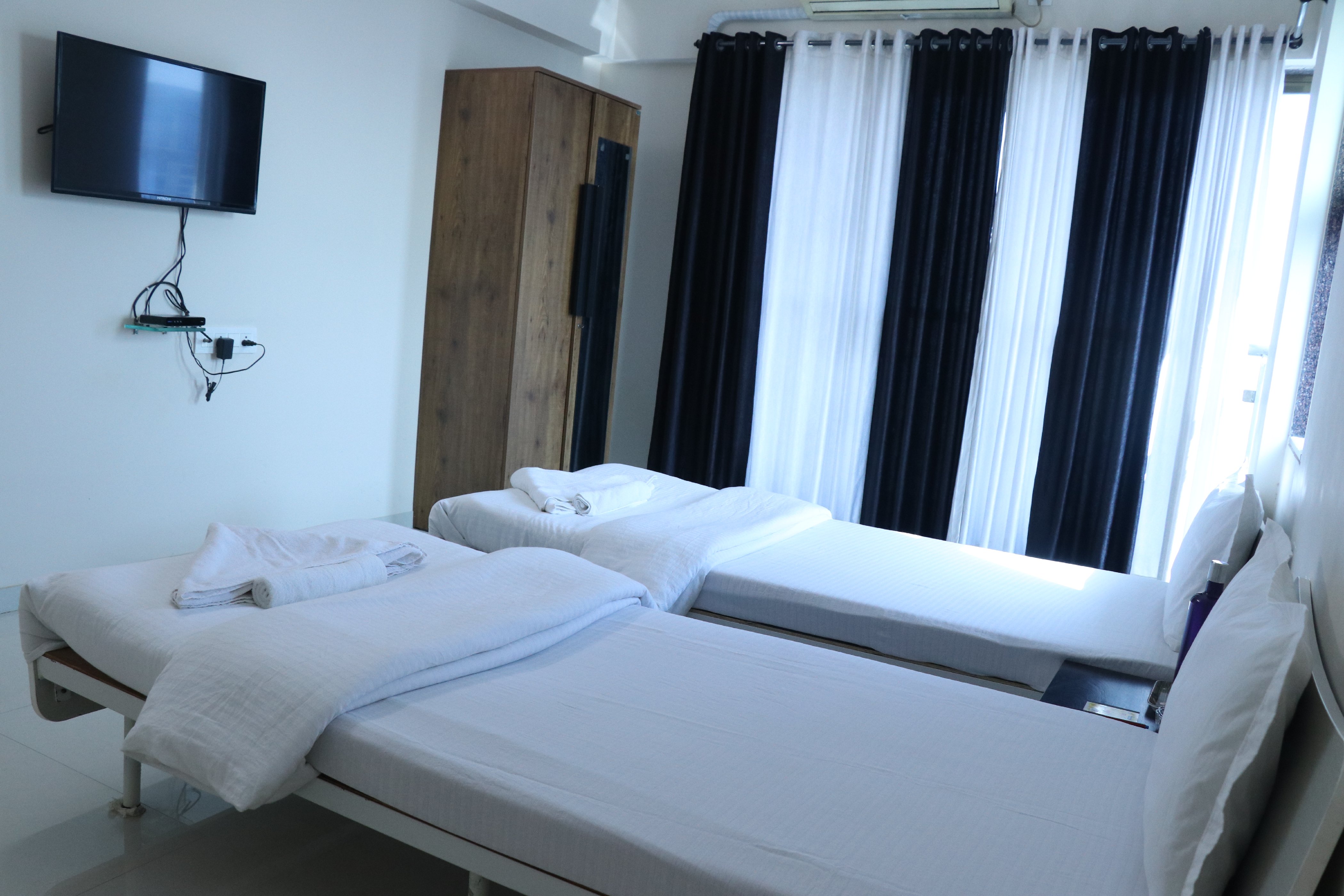 Dev Shelter 5 - Tap to explore photos