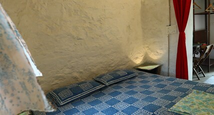 Old British House Room Type - Garden View Cottage