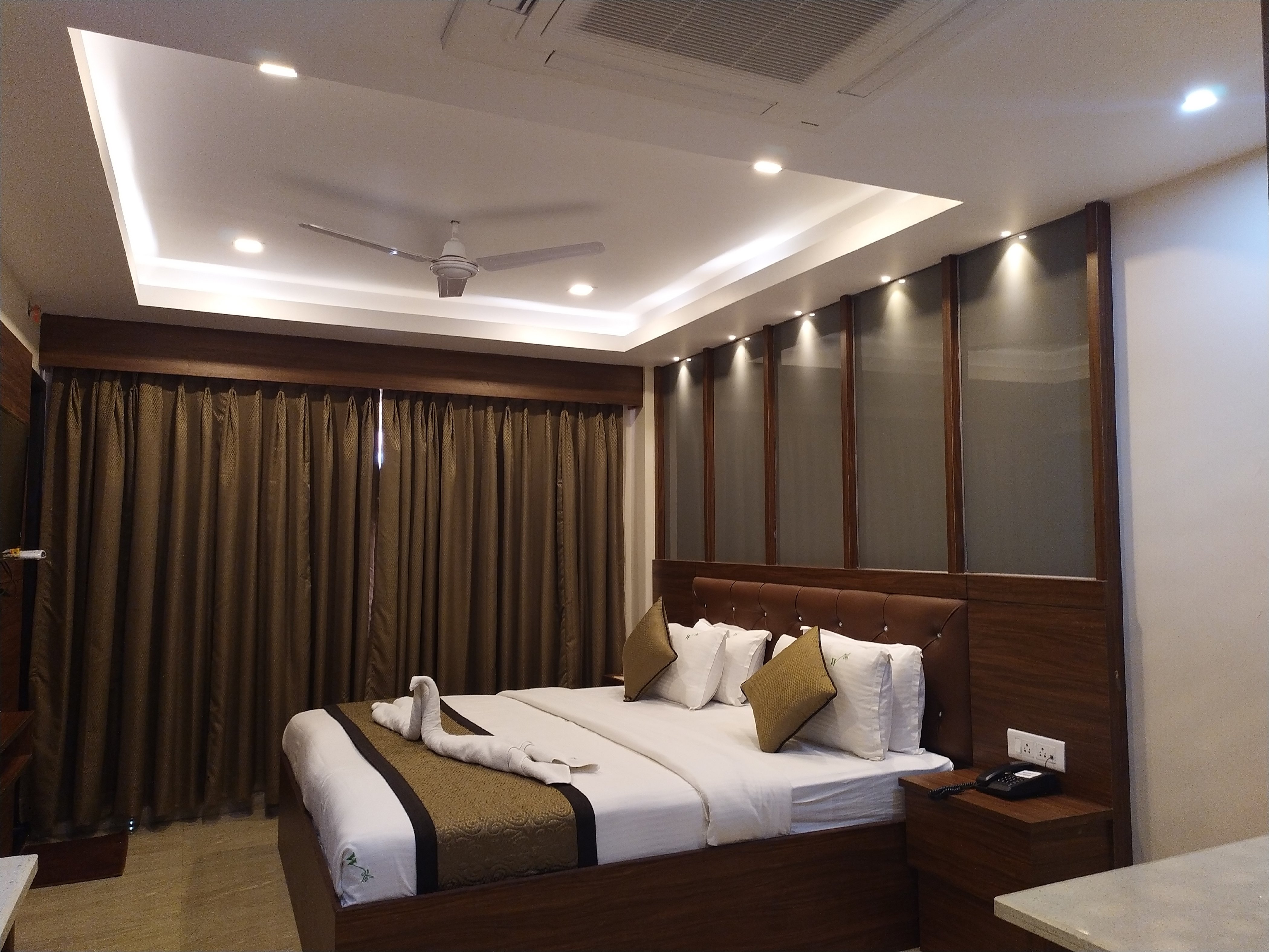 White Boutique  Hotel Room Type - Executive Suit