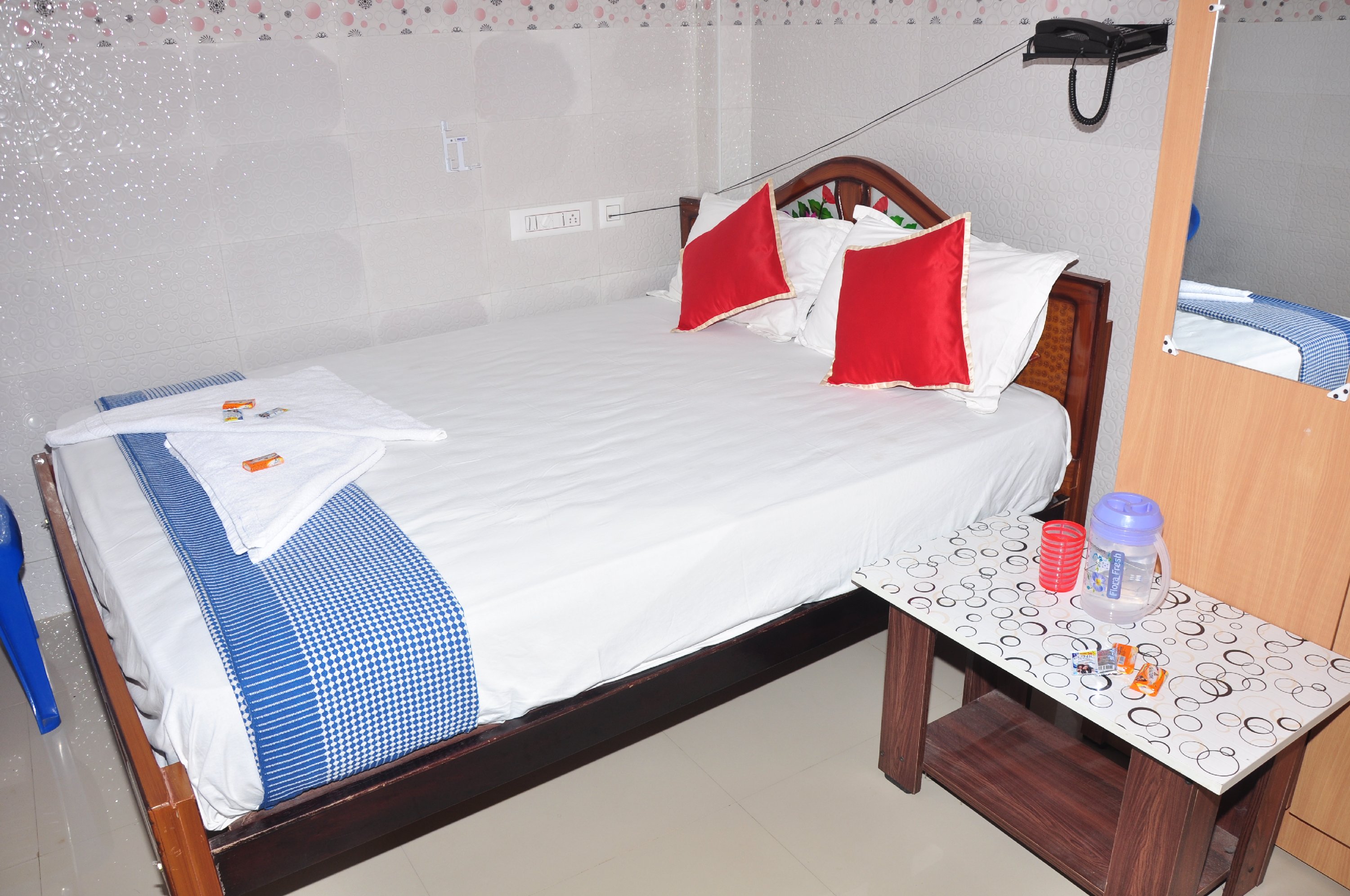 HOTEL VENBHA Residency Room Type - Non AC Double bed
