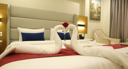 Sri Sri Sri Hotel Room Type - SUITE ROOM