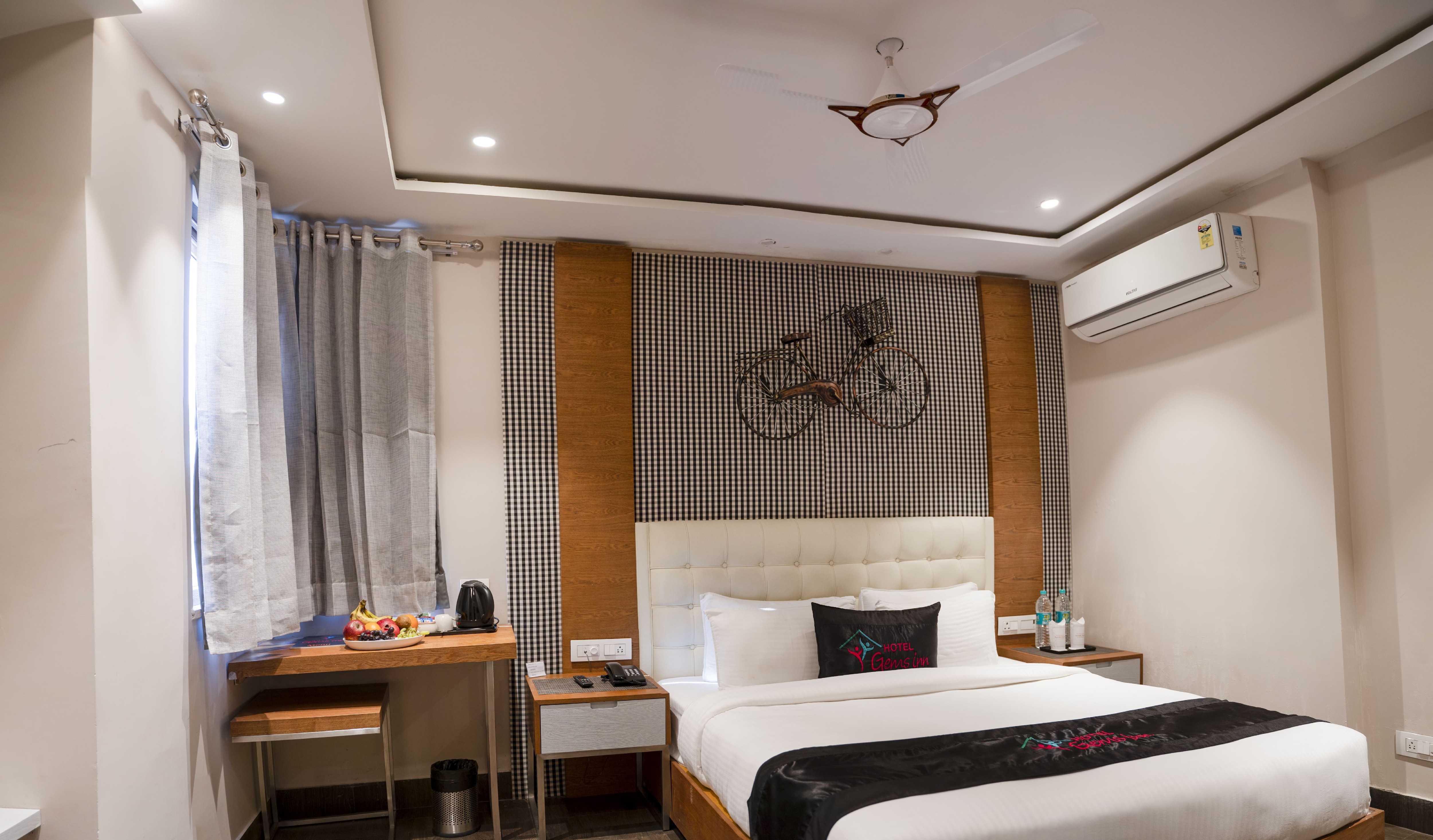 Hotel Gems In - Tap to explore photos