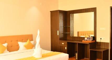 Grand Signature Hotel and Spa Room Type - Deluxe Room Non AC Grand Signature Hotel and Spa Room Type - Deluxe Room Non AC