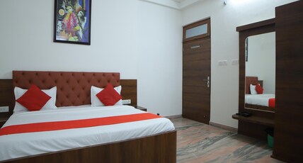 Hotel Chambal Plaza bar & Restaurant Room Type - DELUXE ROOM