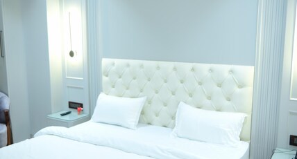 Hotel Chanderlok Room Type - Premium Room