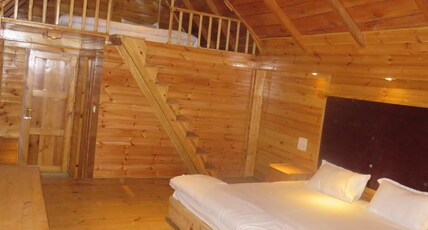 A Hillock Resort-Durgesh Guest House Room Type - Wooden Family Room with Balcony
