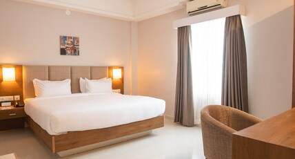 Royal Residency by Whitestone Suites Room Type - Suite Room