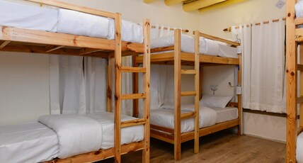 Raybo Hostel | Rooftop Cafe | 5 Minutes from Main Market Room Type - 6 Bed Deluxe Female Dorm with Free Wifi