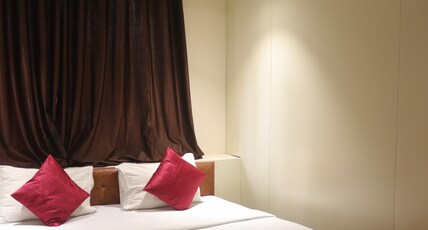 Hotel Pub Street Inn Room Type - Deluxe Double Room Hotel Pub Street Inn Room Type - Deluxe Double Room