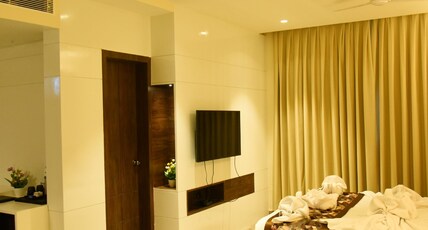 HOTEL LEGEND INN Room Type - Luxury Room with Couch (Local Id Not Allowed)