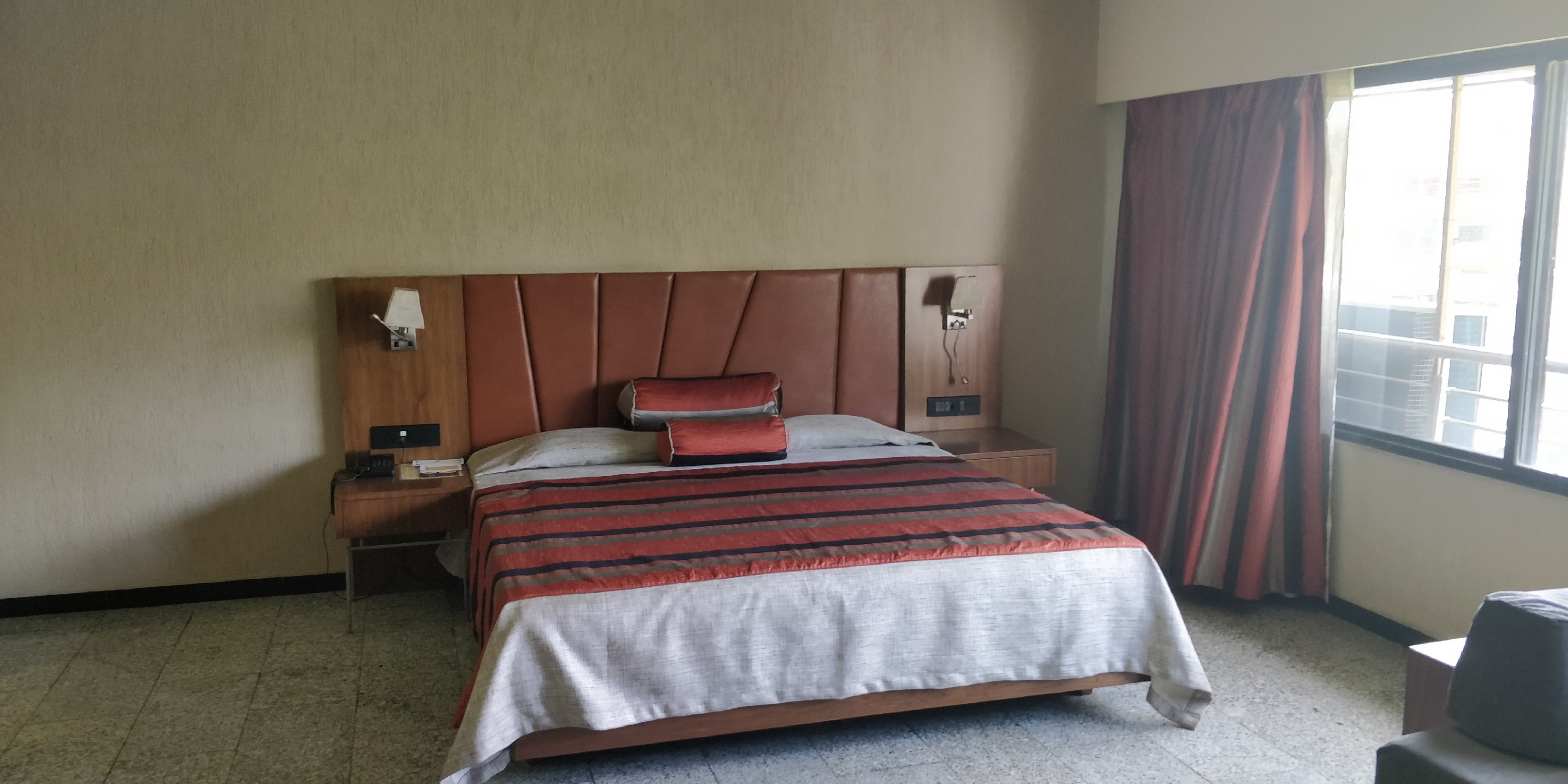 Nasiklub |Rooms & Pool, Nashik Room Type - Club -Semi Classic