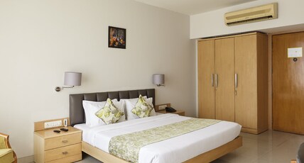 Monday Hotels  Mahape Room Type - Premium Room
