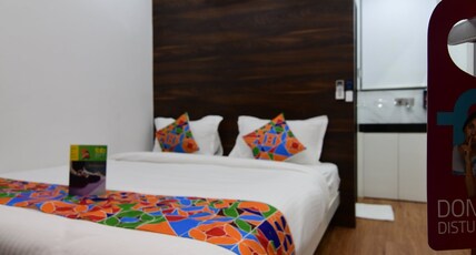 Hotel Om Stay Well Room Type - Deluxe Room