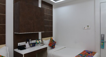 Hotel Om Stay Well Room Type - Deluxe Twin Bed Room