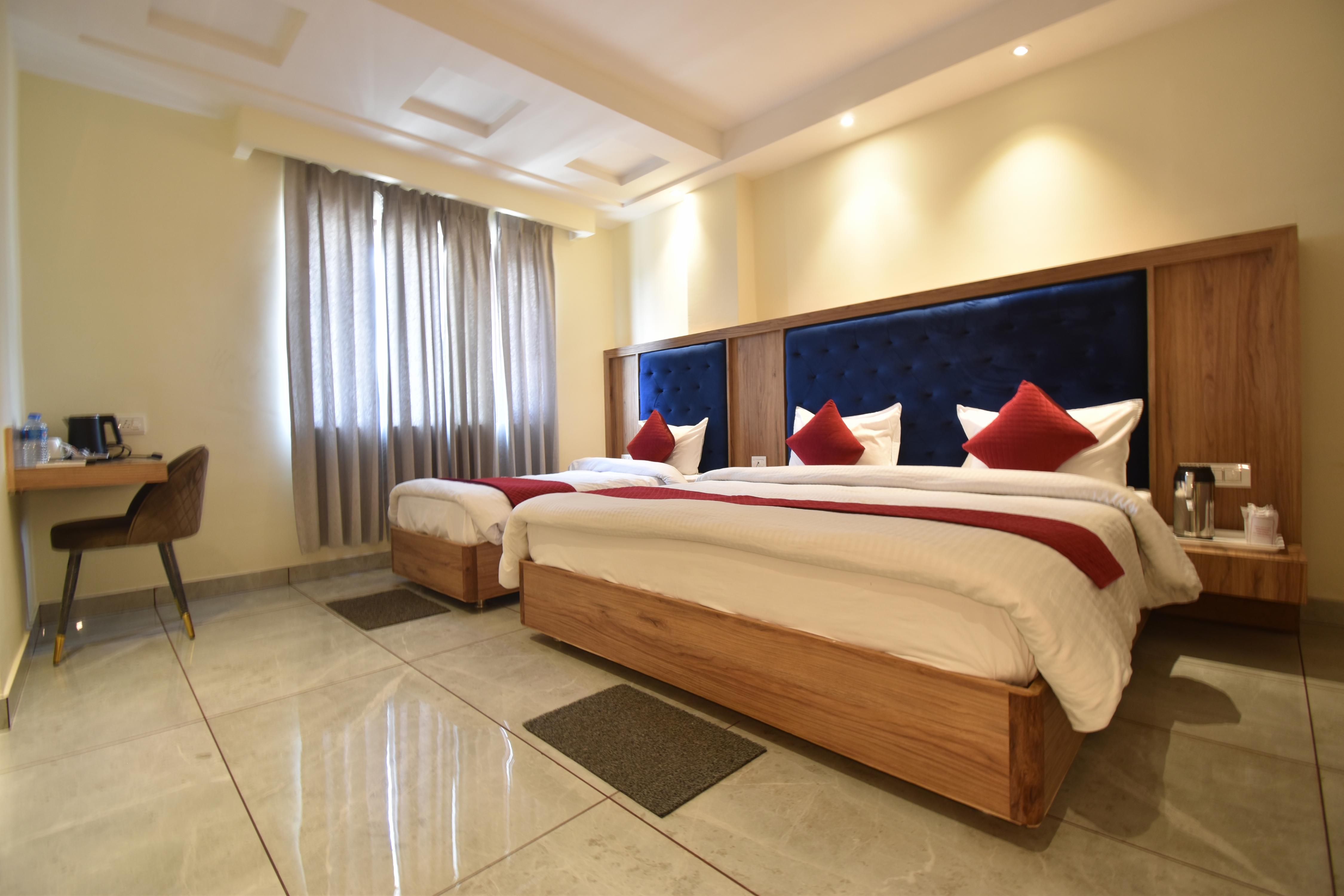 Hotel Vaishno Devi Heights - Tap to explore photos