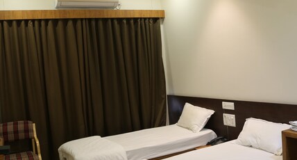 Hotel Shreenath, Killa Pardi Room Type - Standard Room AC